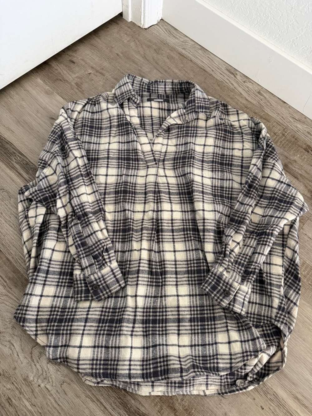 French Connection Plaid Pullover Shirt - Cream & grey